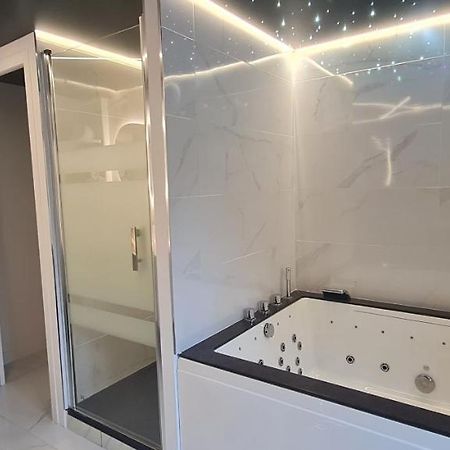 Le Sainte Jeanne Hotel Cormeilles-en-Vexin Eksteriør billede