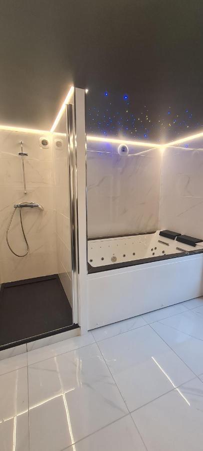 Le Sainte Jeanne Hotel Cormeilles-en-Vexin Eksteriør billede